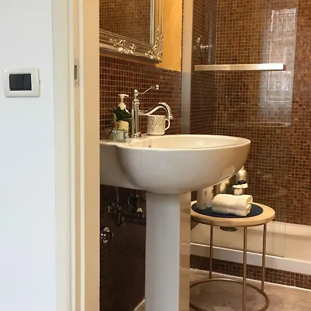 Oda ve Kahvaltı Colombo By Addler House Ospitality